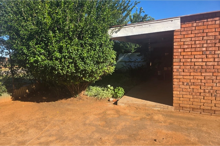2 Bedroom Property for Sale in Roodepan Northern Cape